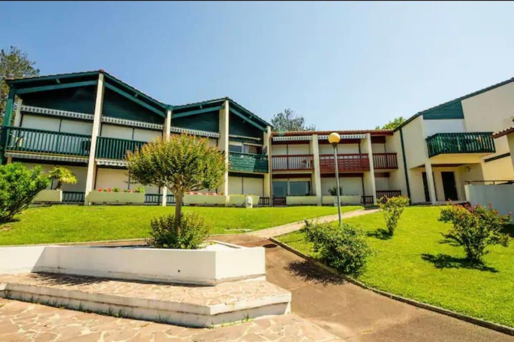 Appartamento Caporizon-Baillenia-T1 Vue Montagne - Piscine St Jean De Luz Saint-Jean-de-Luz Esterno foto